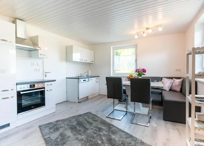 Treissmann An Der Weinstrasse ليوتسشاخ