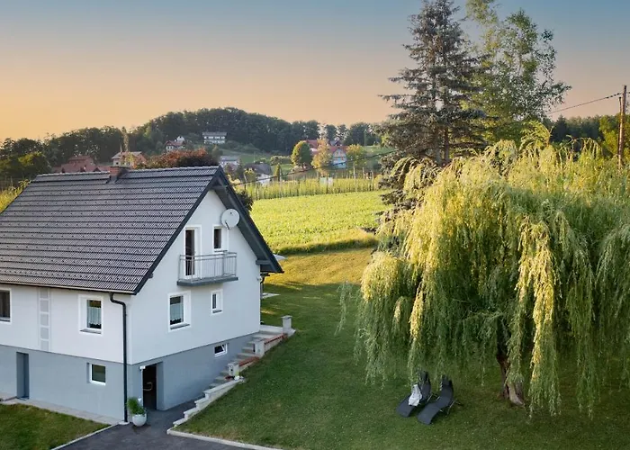 Treissmann An Der Weinstrasse بيت للعطل *