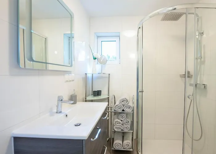 Treissmann An Der Weinstrasse * ليوتسشاخ